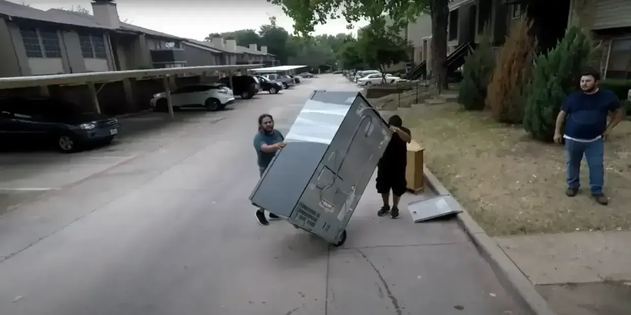 Moving gallery photo 5